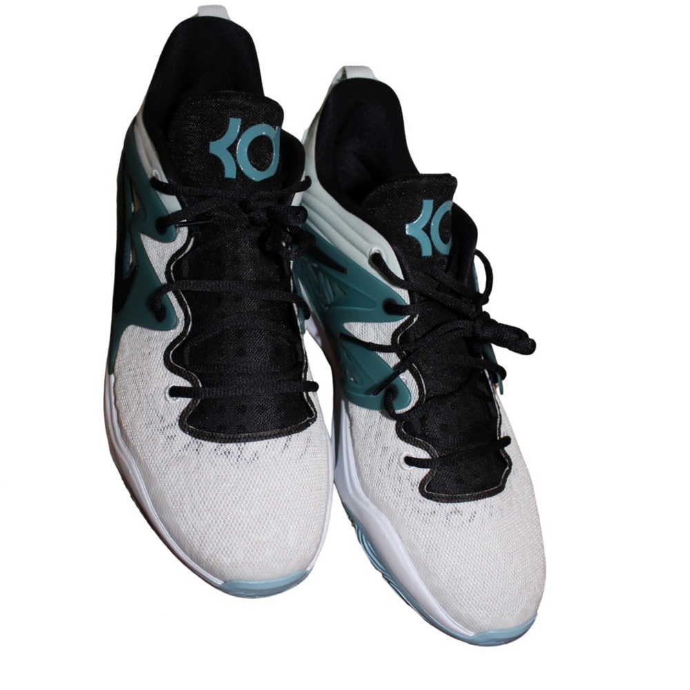 Nike KD15 Basketball Shoes Kevin Durant by Nike size 17. White, Teal, and Black.